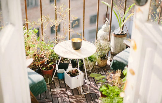 How to Design a Cozy Outdoor Seating Area for Small Patios