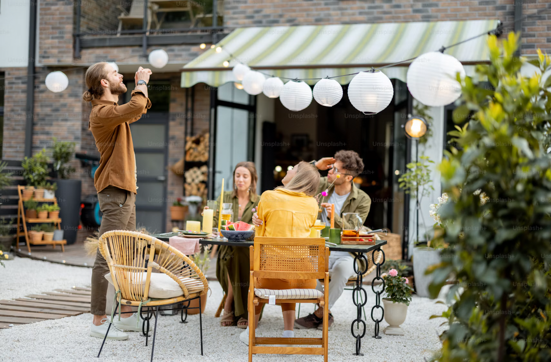 How to Arrange a Patio Set for Outdoor Entertaining