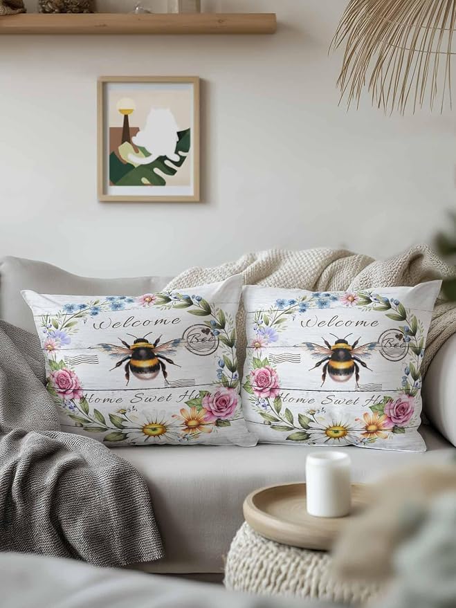 Outdoor Waterproof Throw Pillows Rustic Bee Flower Wreath Patio Pillows Pack of 2,Decorative Pillow Covers with Insert,Pillow Cushion Case for Garden Couch Sofa Farmhouse White Wood Board
