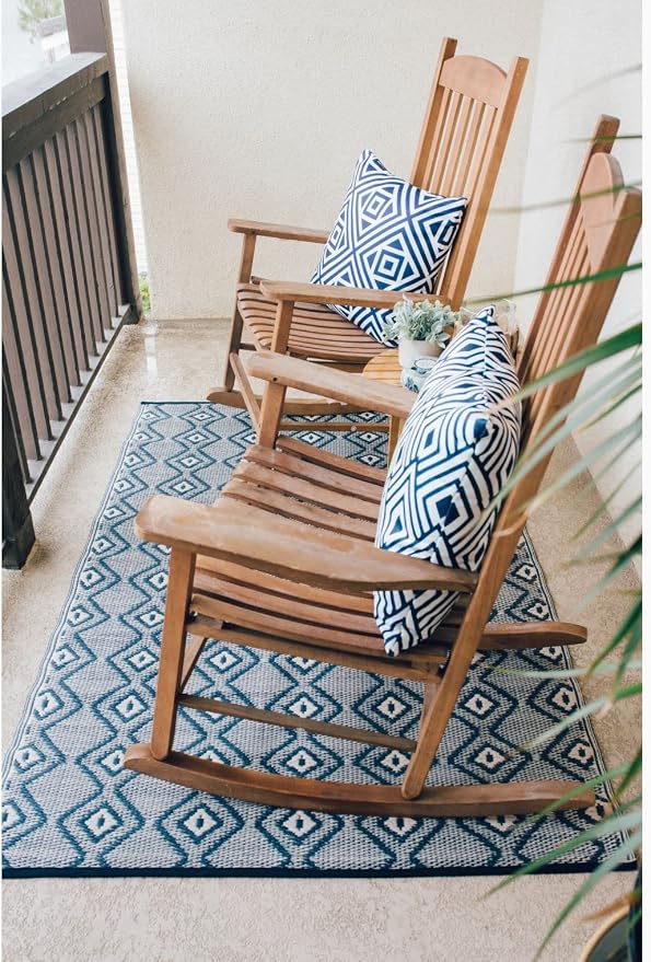 Fab Habitat Indoor/Outdoor Throw Pillow Made from Recycled Polyester Yarn - Double Sided, Stain Resistant, Machine Washable - Modern - Patio, Deck, Porch, Living Room - Seoul Navy & White (20" x 20")