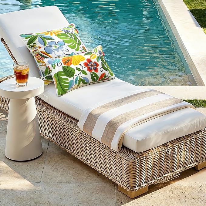 Pack of 2 Outdoor Throw Pillows,20x20 Inch All-Weather Water-Resistant Patio Pillows with Inserts,Decorative Pillows for Patio Furniture,Couch,Sofa,Poolside,Flower Bird